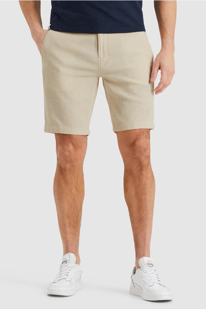 Cast Iron beige heren korte broek | Model vooraanzicht