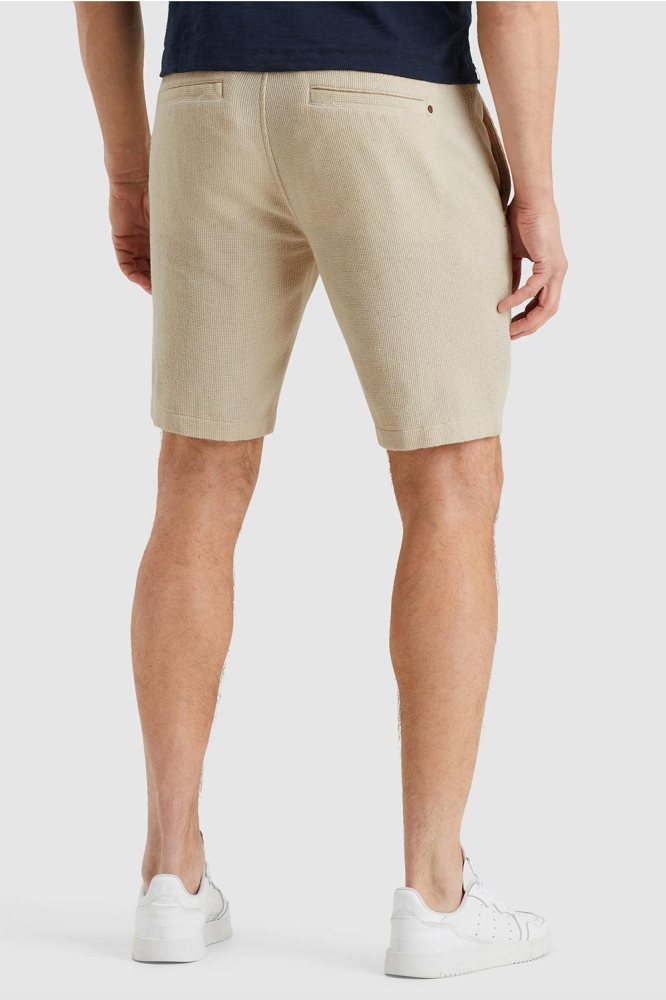 Cast Iron beige heren korte broek | Model achteraanzicht