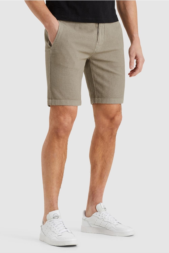 Cast Iron groene heren korte broek | Model zijaanzicht