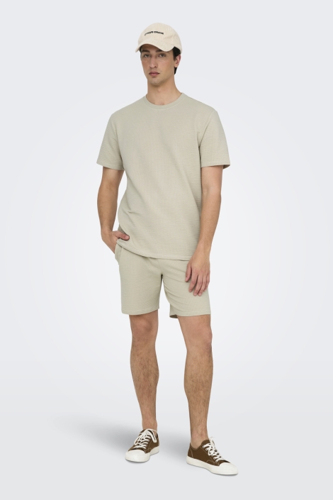 Only & Sons beige heren korte broek | Model vooraanzicht