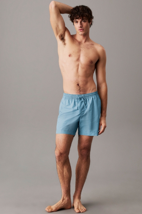 Calvin Klein blauwe heren korte broek | Model vooraanzicht