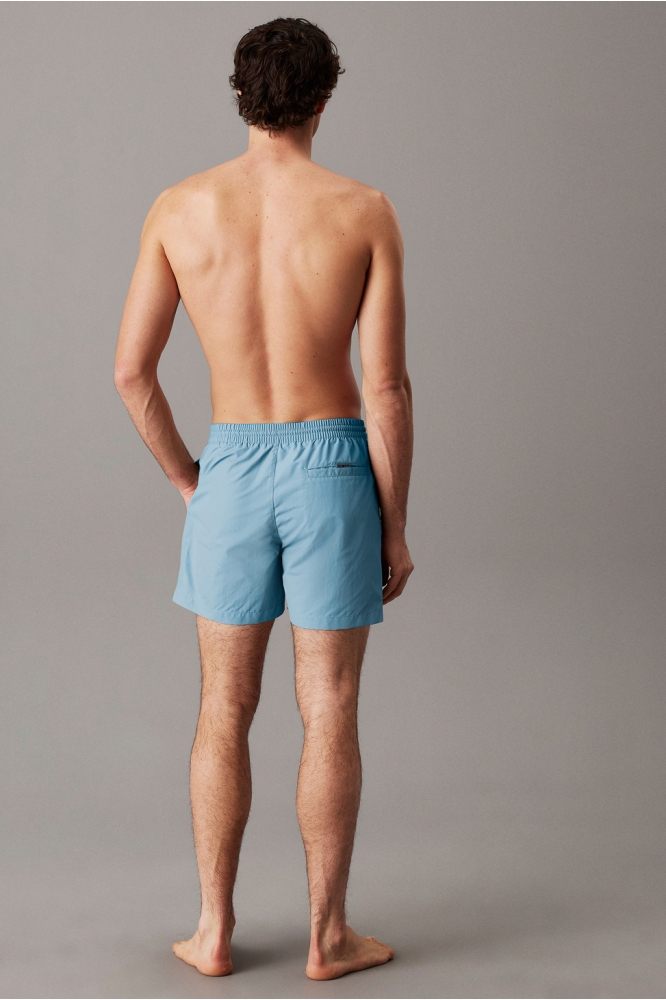 Calvin Klein blauwe heren korte broek | Model achteraanzicht