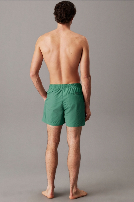 Calvin Klein groene heren korte broek | Model achteraanzicht
