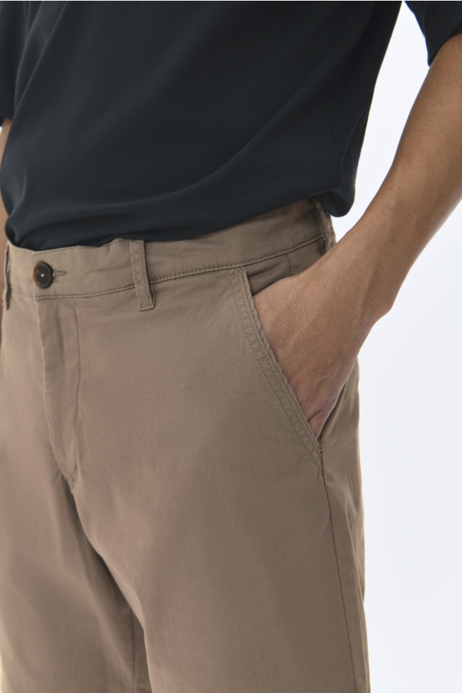Matinique taupe heren korte broek | Close up