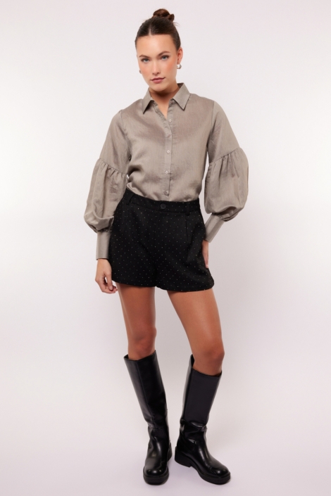 Fluresk zwarte dames korte broek | Model