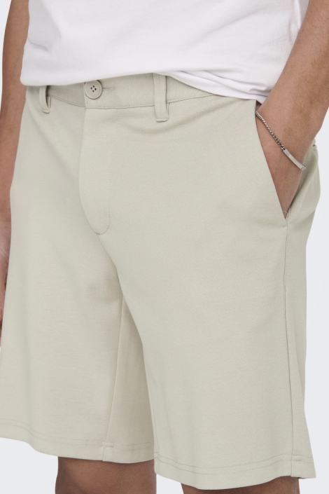 Only & Sons beige heren korte broek | Model zijaanzicht