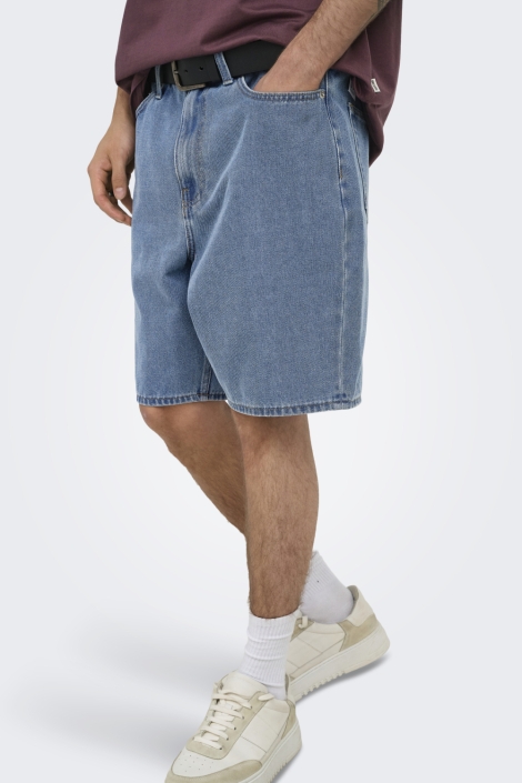 Only & Sons blauwe heren korte broek | Model zijaanzicht