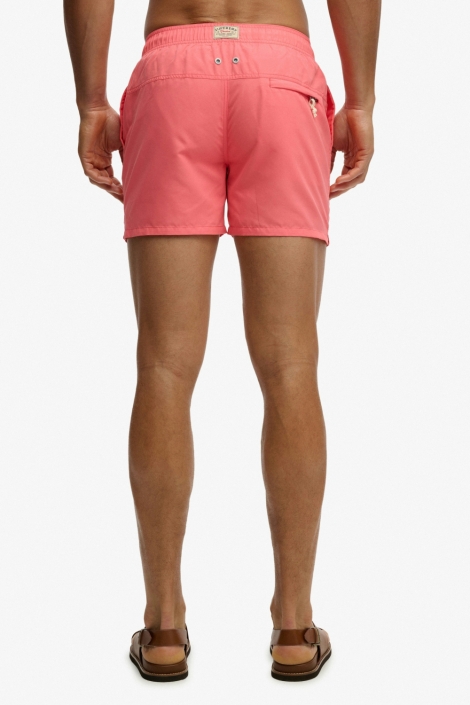 Superdry roze heren korte broek | Model achteraanzicht