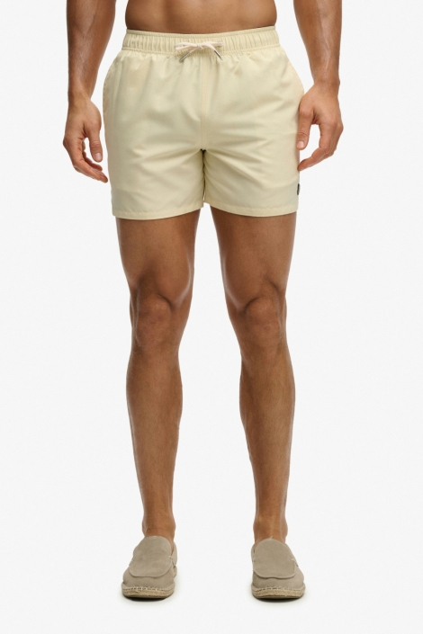 Superdry gele heren korte broek | Model vooraanzicht