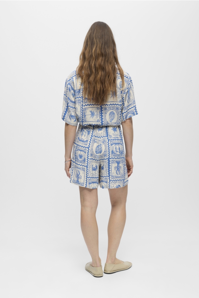 Object blauwe dames korte broek | Model achteraanzicht