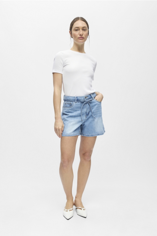 Object blauwe dames korte broek | Model
