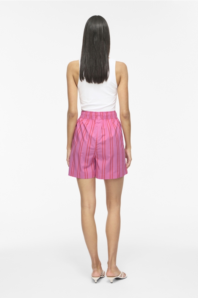 Vila roze dames korte broek | Model achteraanzicht