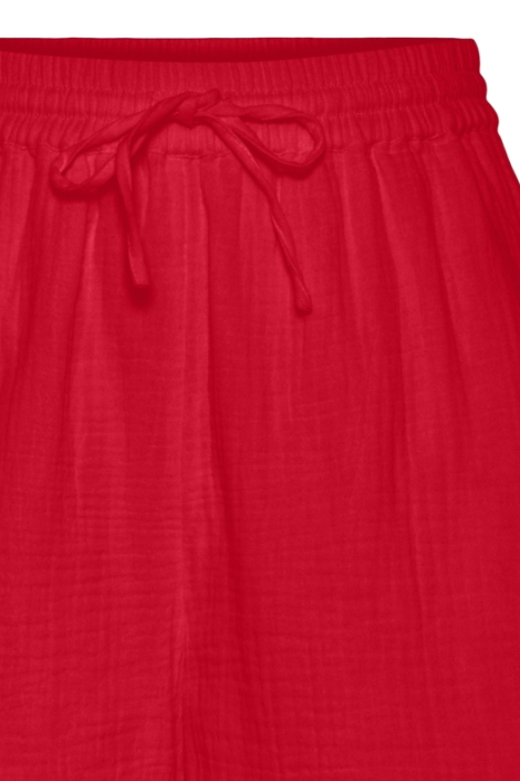 Pieces rode dames korte broek | Close up