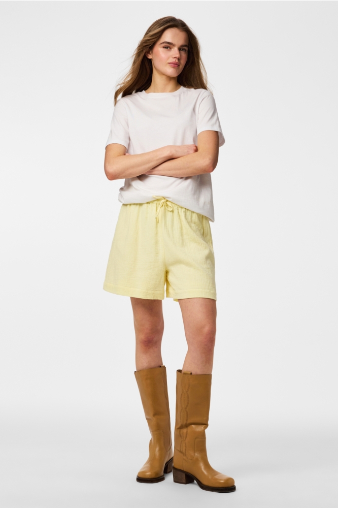 Pieces gele dames korte broek | Model