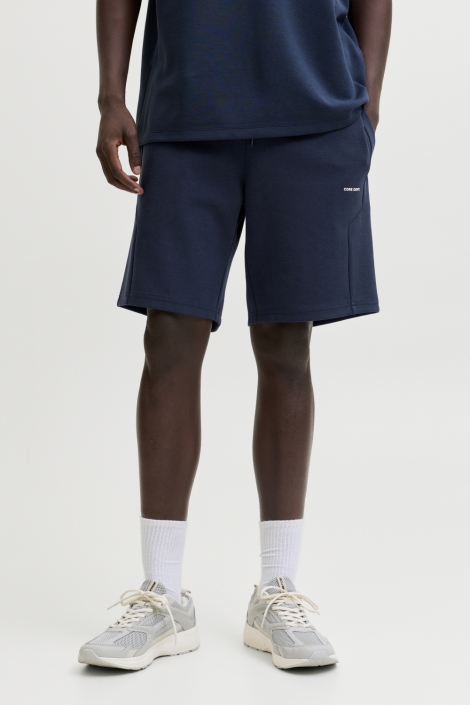 Jack & Jones blauwe heren korte broek | Model vooraanzicht