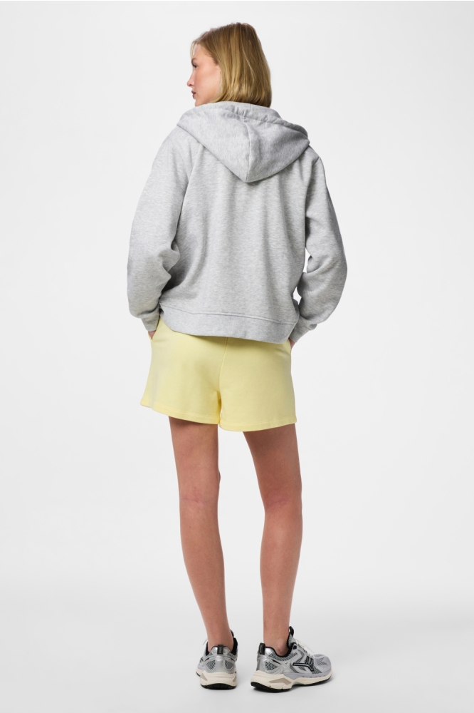 Pieces gele dames korte broek | Model