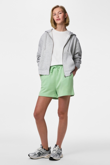 Pieces groene dames korte broek | Model