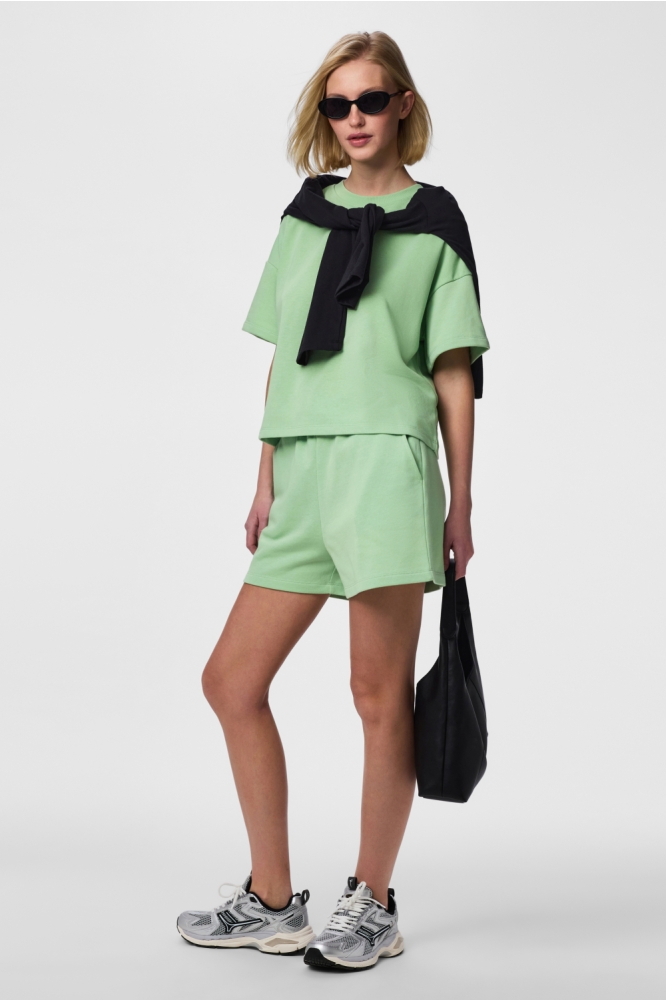 Pieces groene dames korte broek | Model