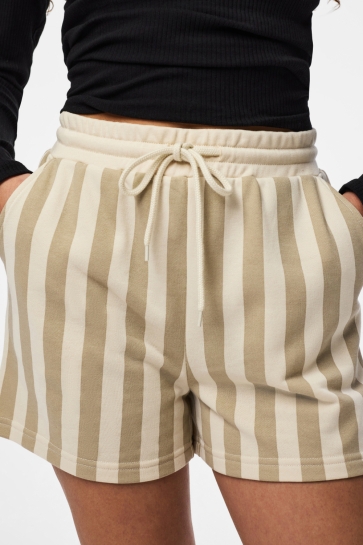 Pieces Broek PCCHILLI SUMMER SHORTS STRIPE UB NO 17146889 CROCKERY/NEW CLOUD DANCER