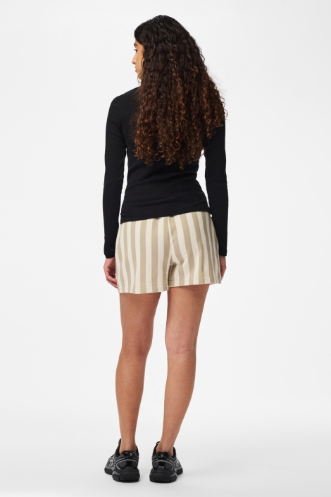 Pieces beige dames korte broek | Model