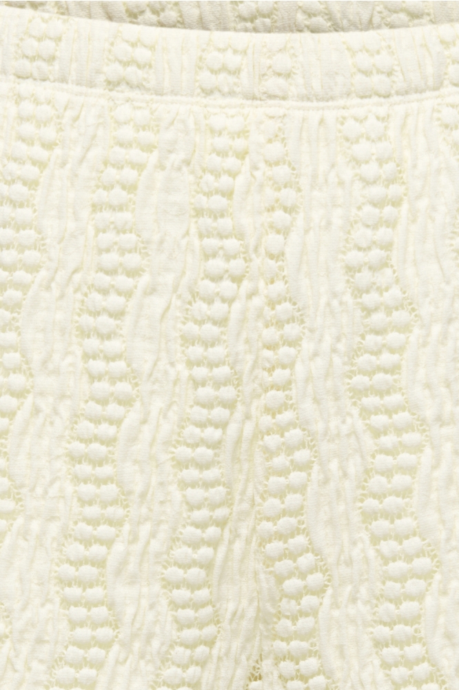 Only ecru dames korte broek | Close up
