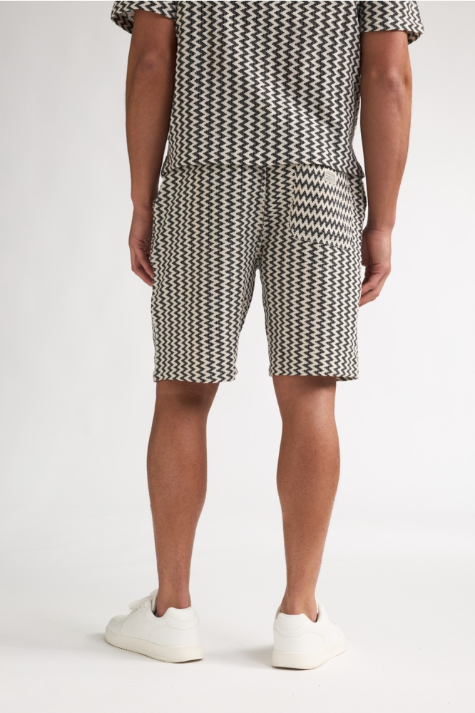 Petrol Industries witte heren korte broek | Model achteraanzicht