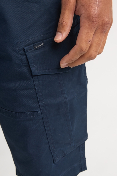 Petrol Industries blauwe heren korte broek | Close up