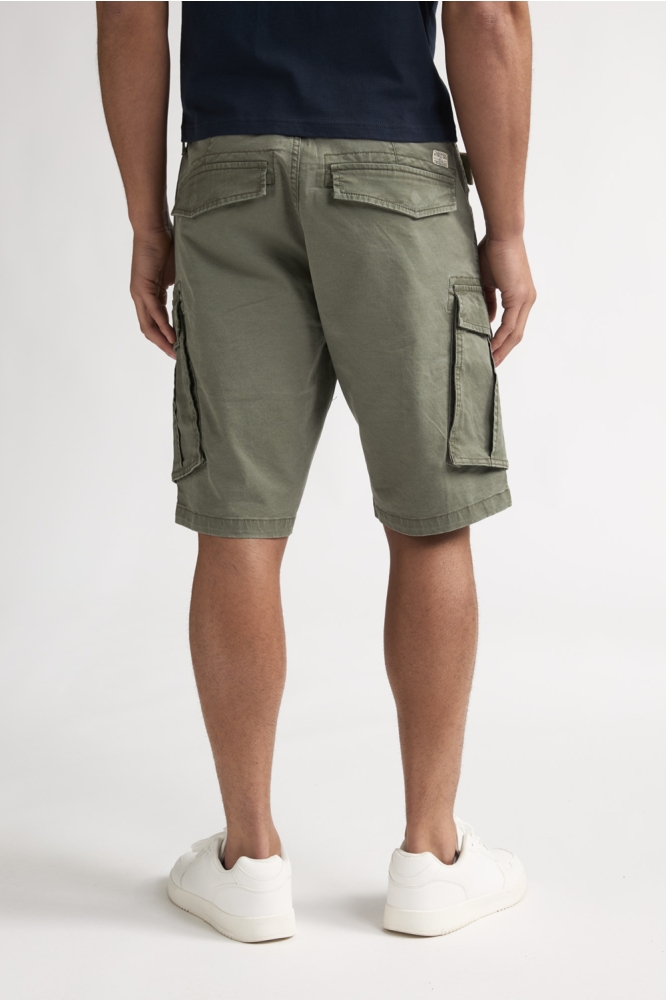 Petrol Industries groene heren korte broek | Model achteraanzicht