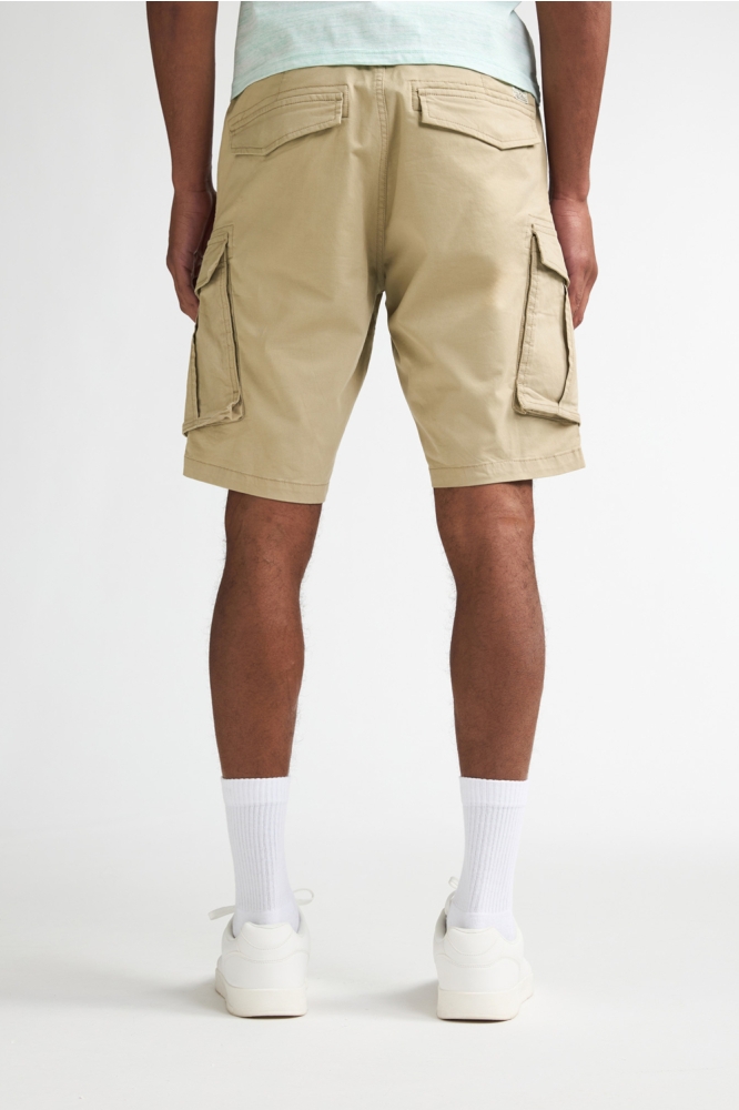 Petrol Industries zand heren korte broek | Model achteraanzicht