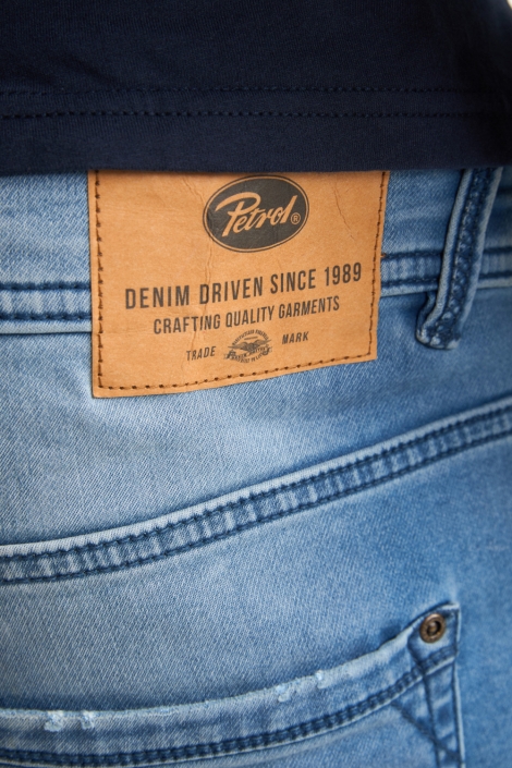 Petrol Industries blauwe heren korte broek | Close up
