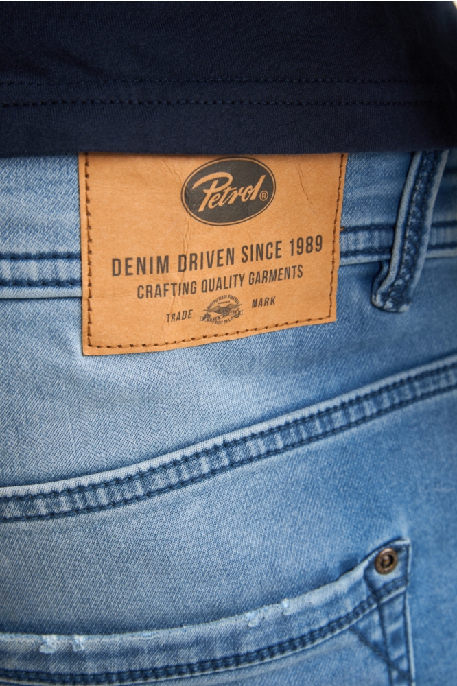 Petrol Industries blauwe heren korte broek | Close up