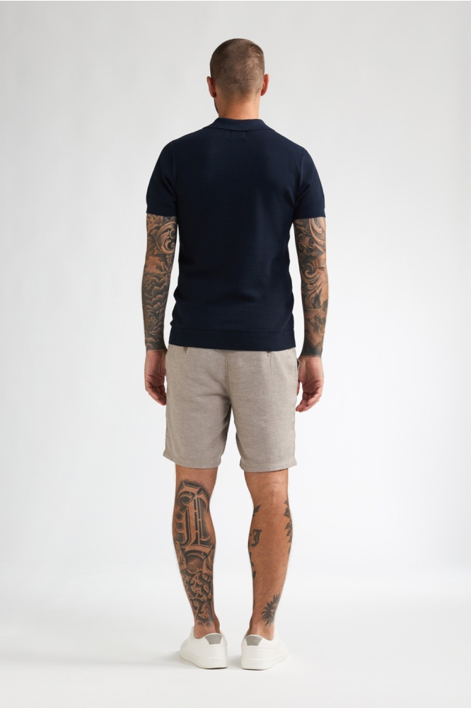 Petrol Industries zand heren korte broek | Model achteraanzicht