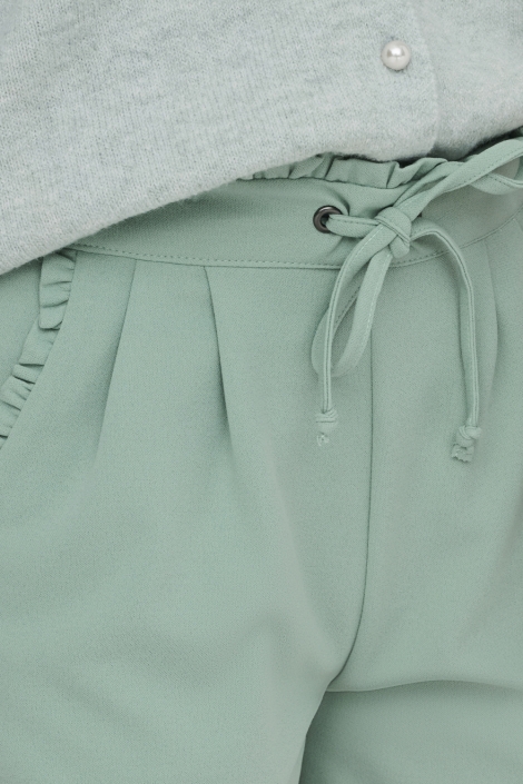 Jacqueline de Yong groene dames korte broek | Close up