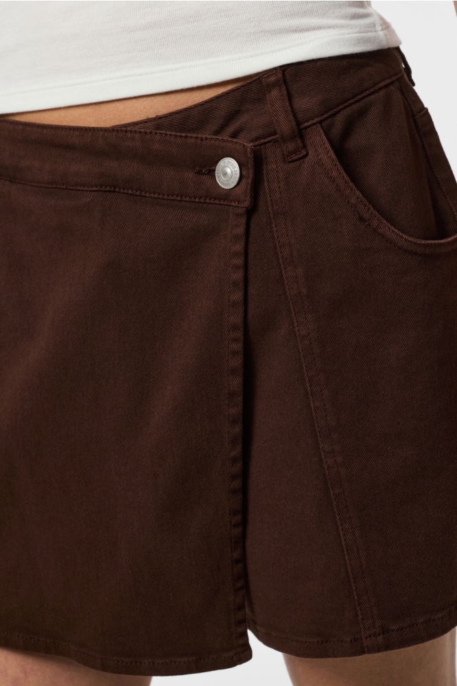 Pieces bruine dames korte broek | Close up