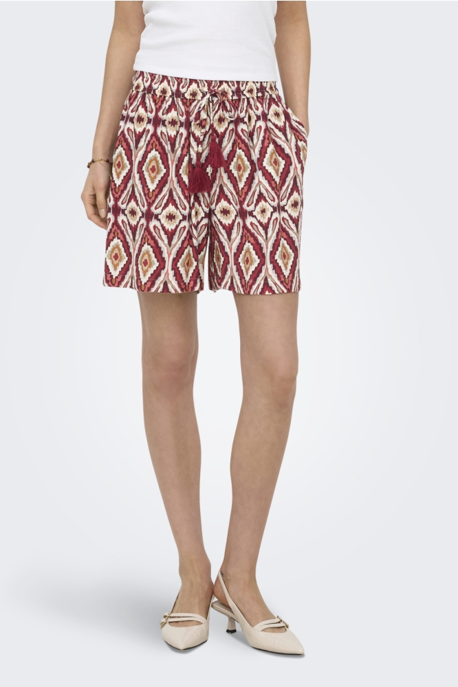 Only roze dames korte broek | Model vooraanzicht