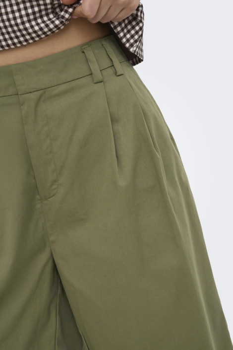 Only groene dames korte broek | Close up
