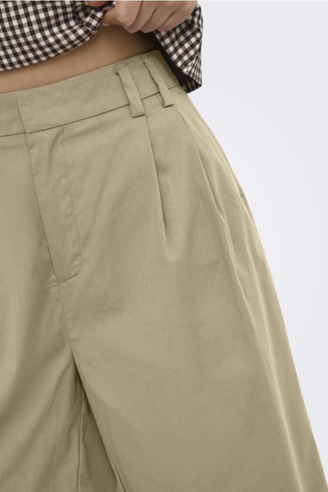 Only camel dames korte broek | Close up