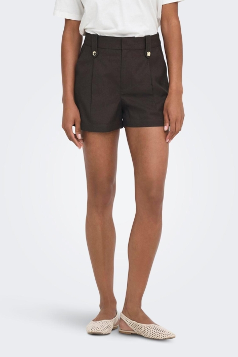 Only bruine dames korte broek | Model vooraanzicht