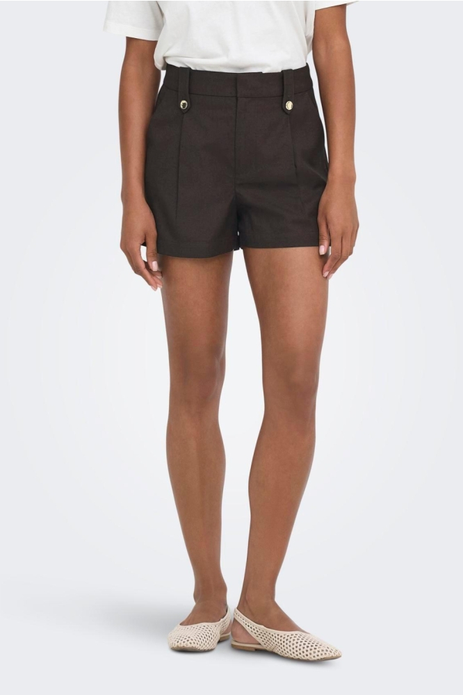 Only bruine dames korte broek | Model vooraanzicht