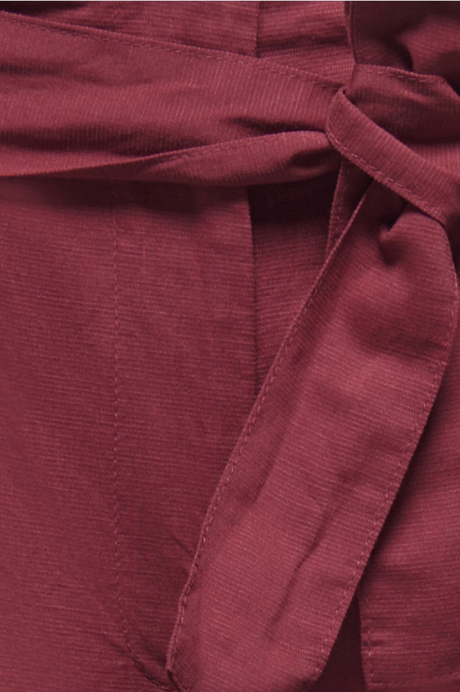 Only rode dames korte broek | Close up
