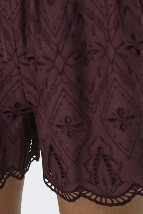 Only bordeaux dames korte broek | Close up