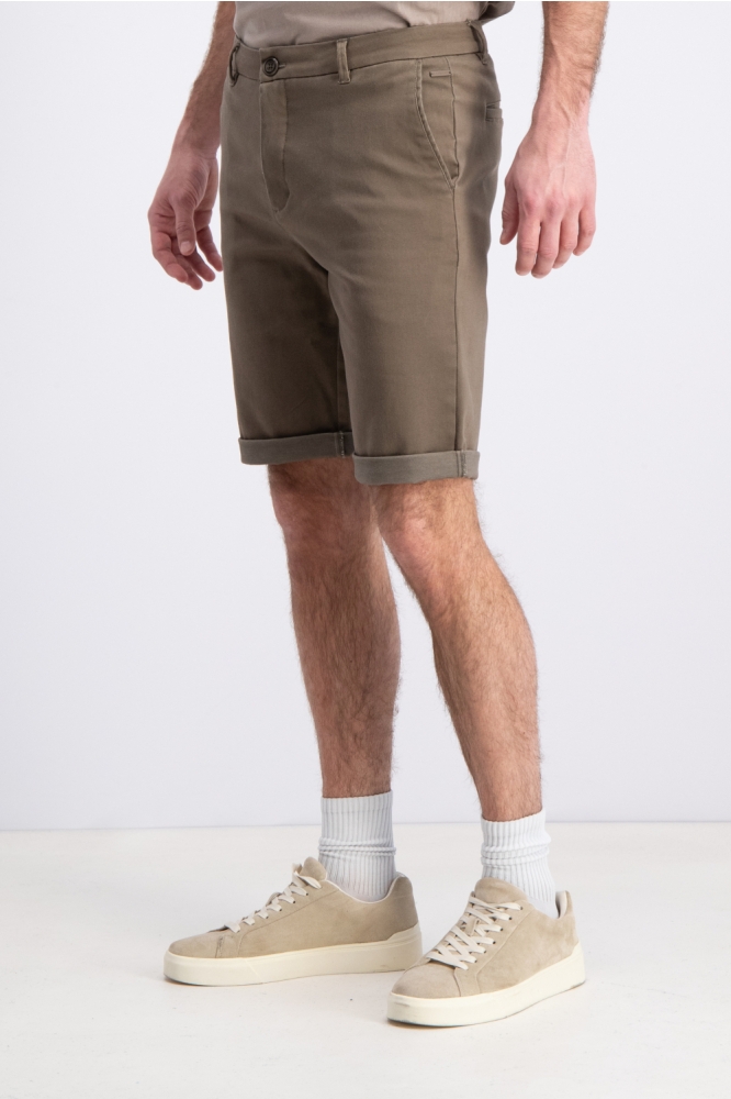 Gabbiano bruine heren korte broek | Model zijaanzicht
