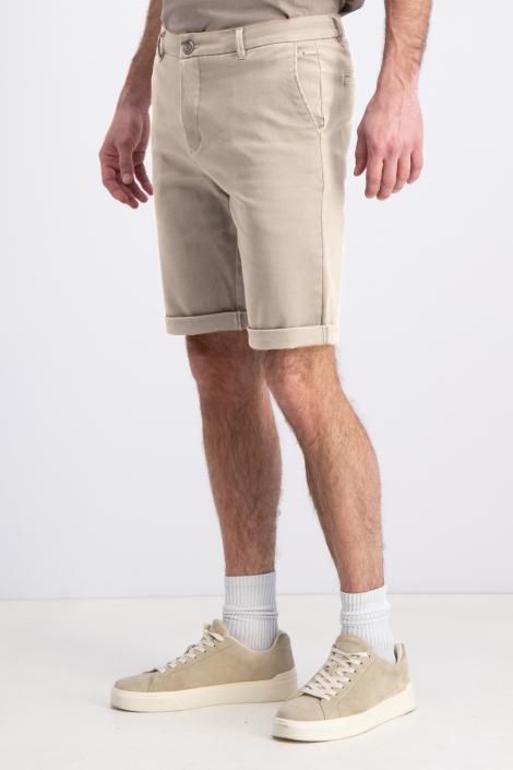 Gabbiano beige heren korte broek | Model zijaanzicht