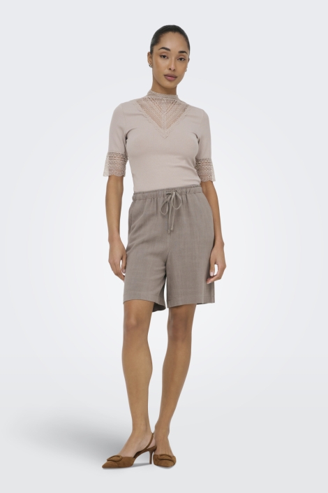 Only bruine dames korte broek | Model