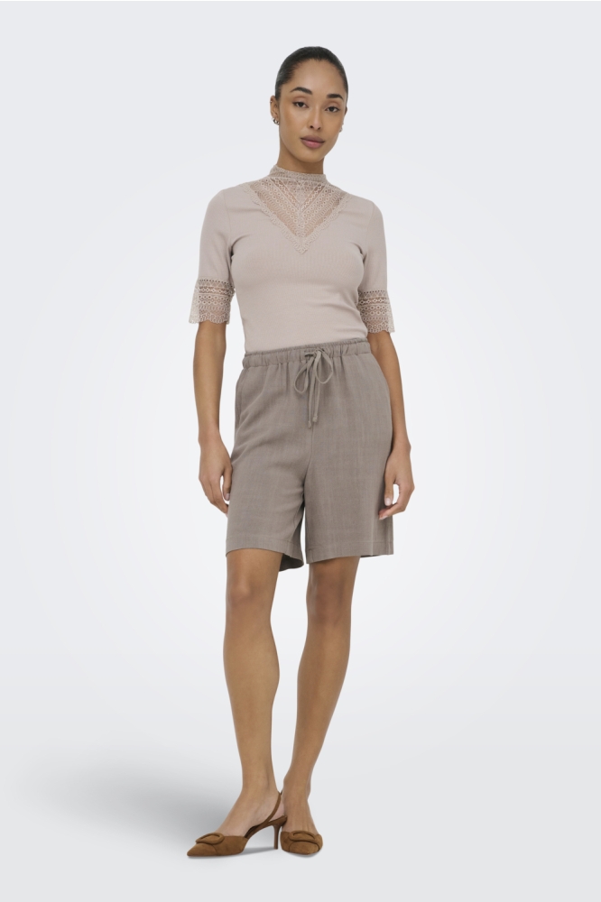 Only bruine dames korte broek | Model