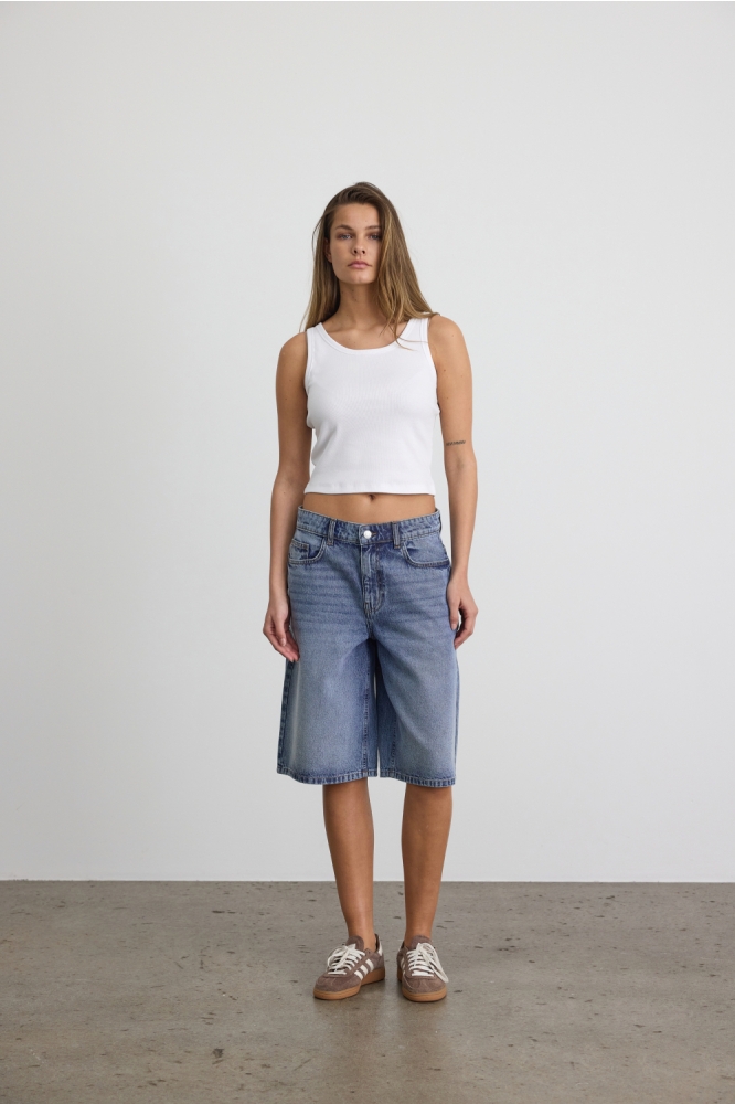 Noisy may blauwe dames korte broek | Model