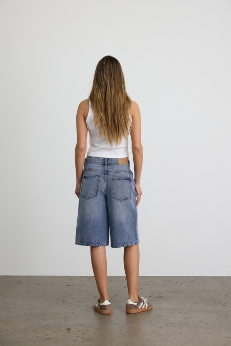 Noisy may blauwe dames korte broek | Model