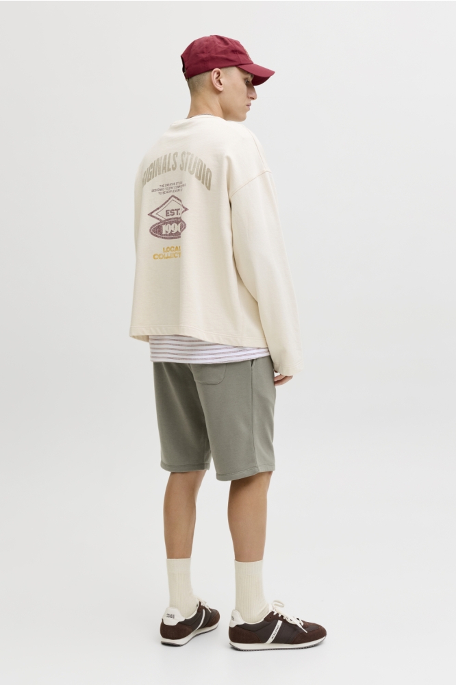 Jack & Jones groene heren korte broek | Model achteraanzicht