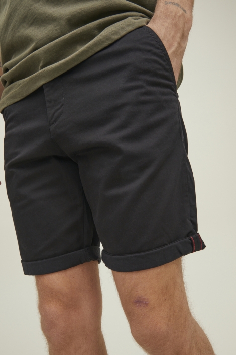 Jack & Jones zwarte heren korte broek | Model vooraanzicht