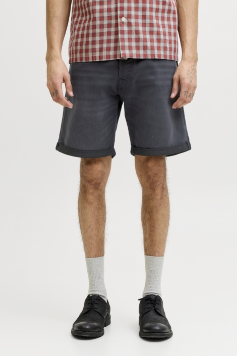 Jack & Jones zwarte heren korte broek | Model vooraanzicht